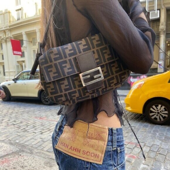 Authentic FENDI Zucca Mamma Baguette Canvas Leather Shoulder Bag Brown Tan - Picture 9 of 15